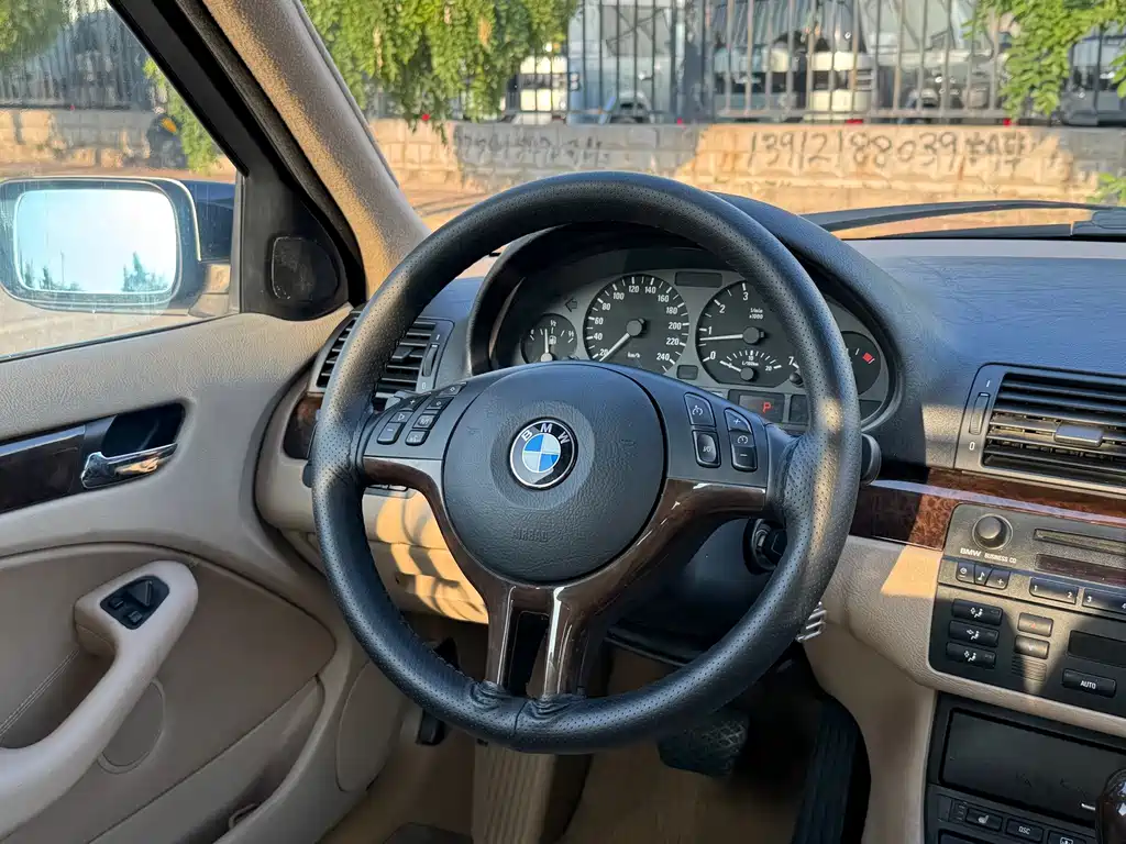 BMW 3 Series — миниатюра 12