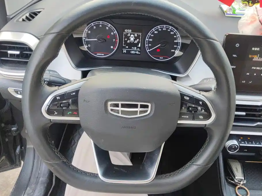 Geely Binyue — миниатюра 15