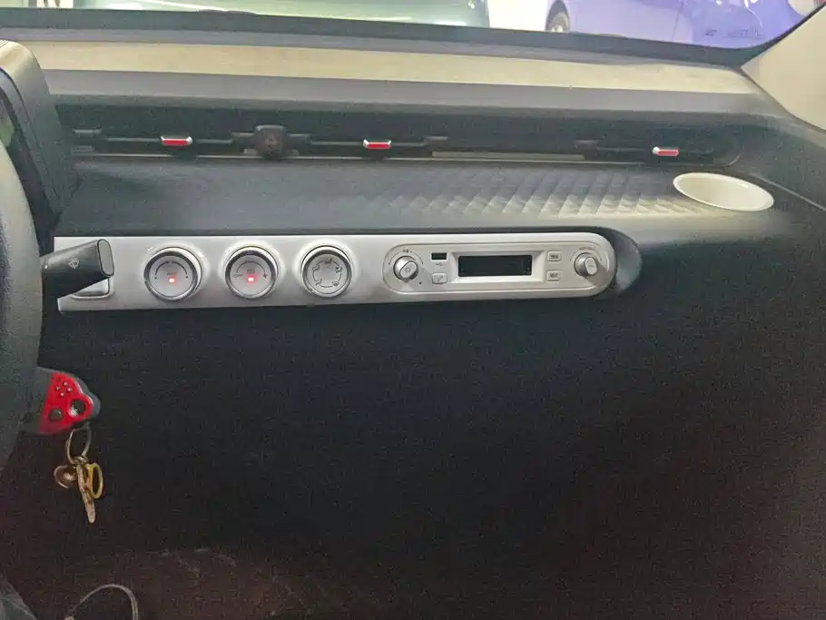 Wuling MINIEV — миниатюра 13
