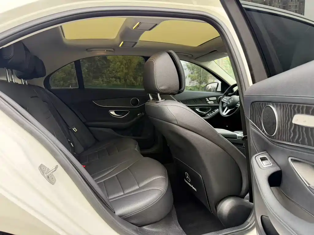 Mercedes-Benz C-Class — миниатюра 22