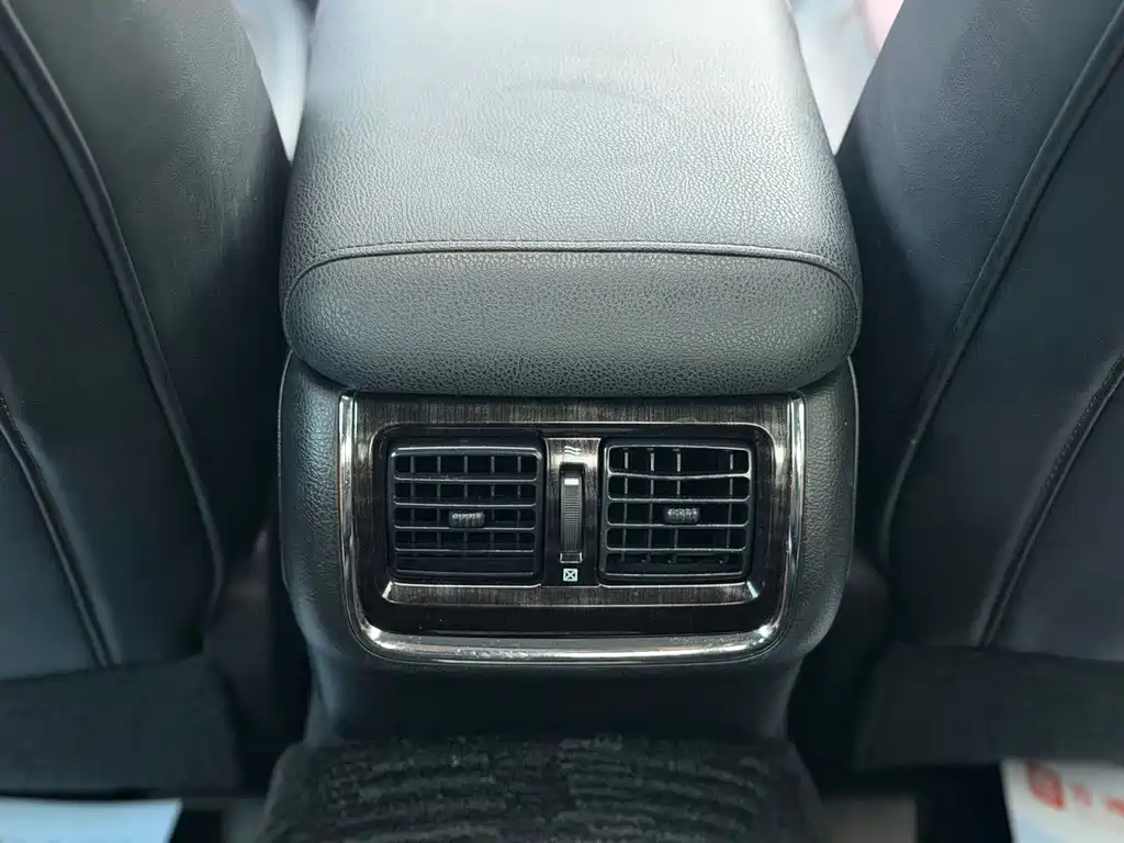 Toyota Crown — миниатюра 9