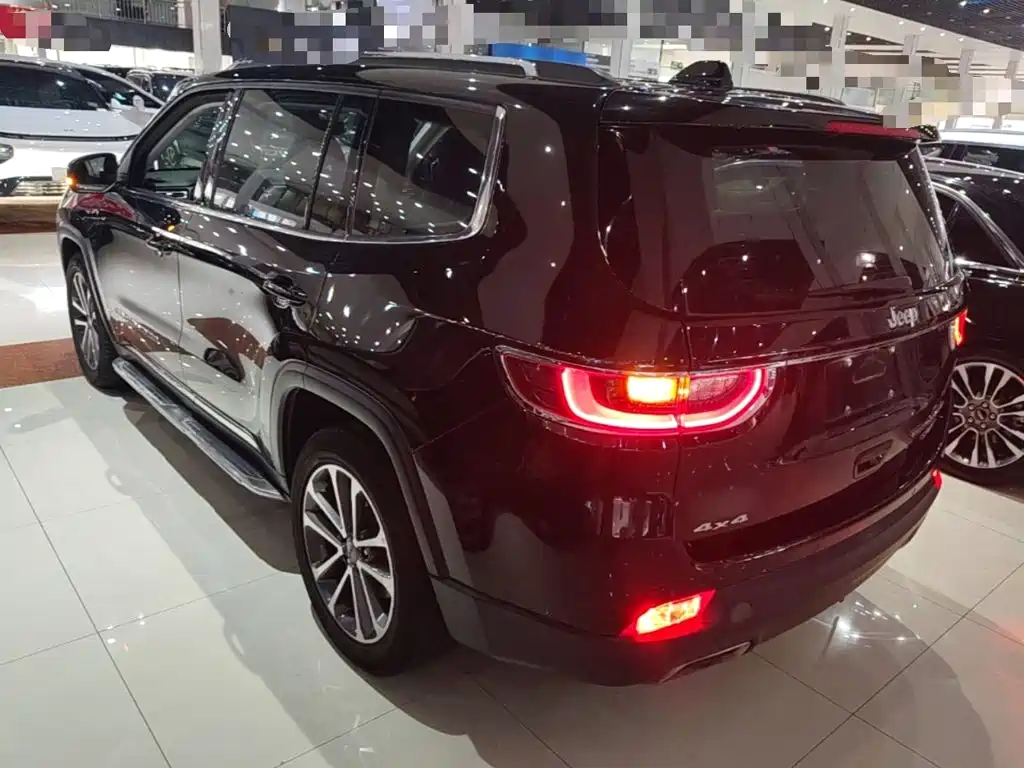 Jeep Grand Commander — миниатюра 5