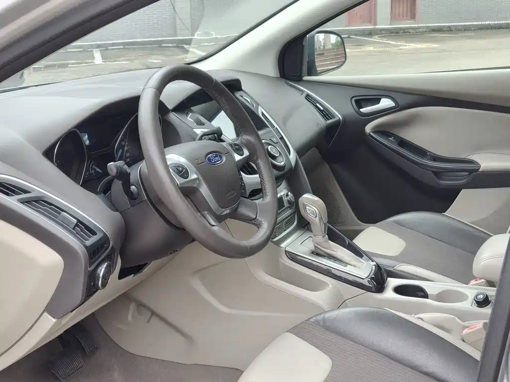 Ford Focus — миниатюра 7