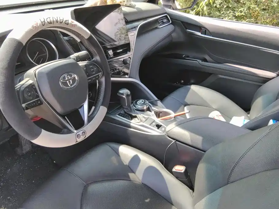 Toyota Camry — миниатюра 12