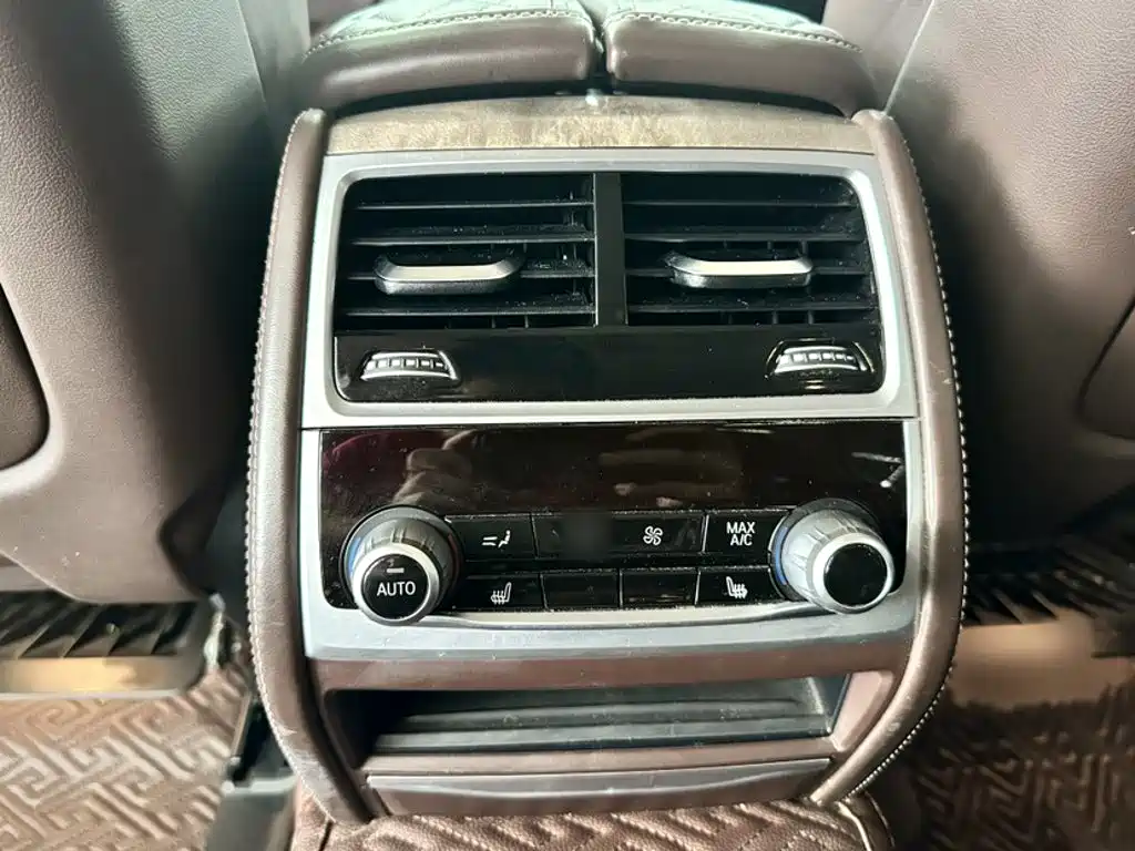 BMW 7 Series — миниатюра 20