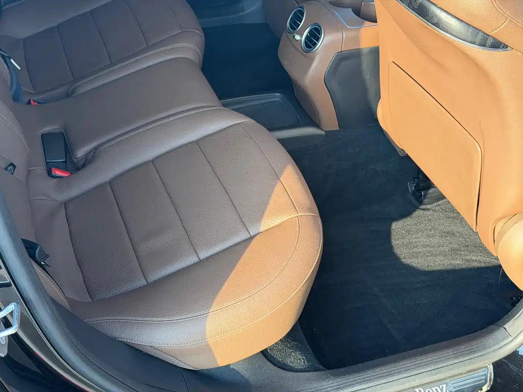 Mercedes-Benz E-Class — миниатюра 16
