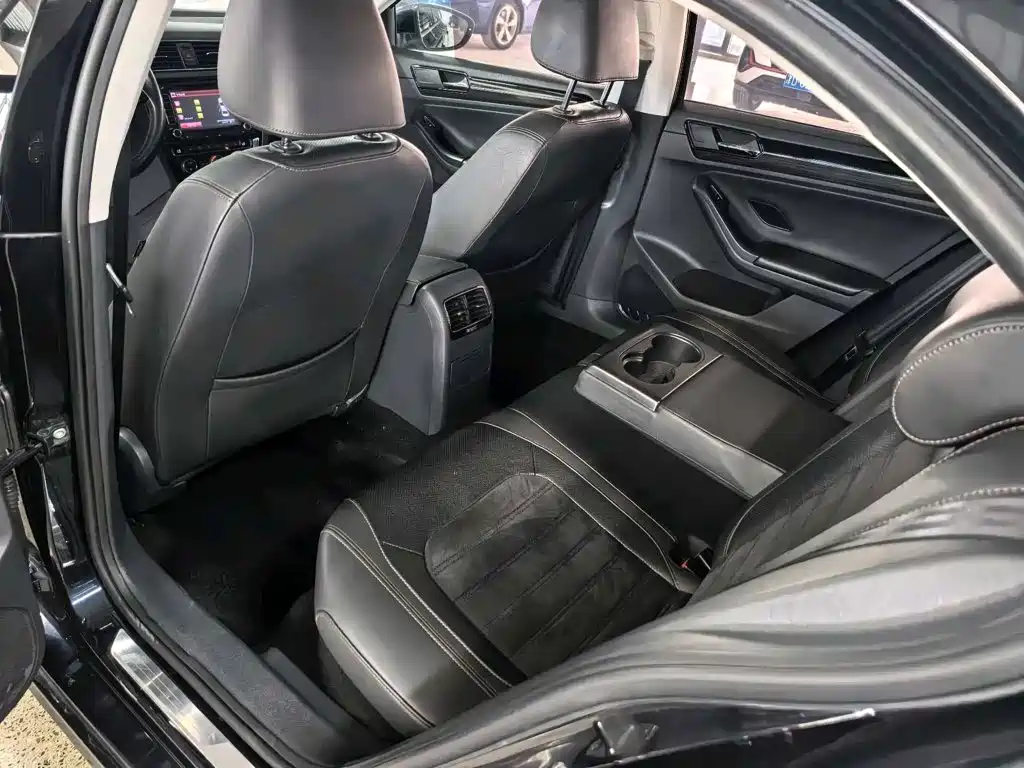 Volkswagen Sagitar — миниатюра 8