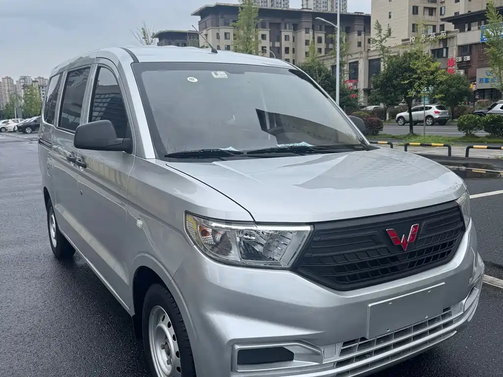 Wuling Hongguang V — миниатюра 3