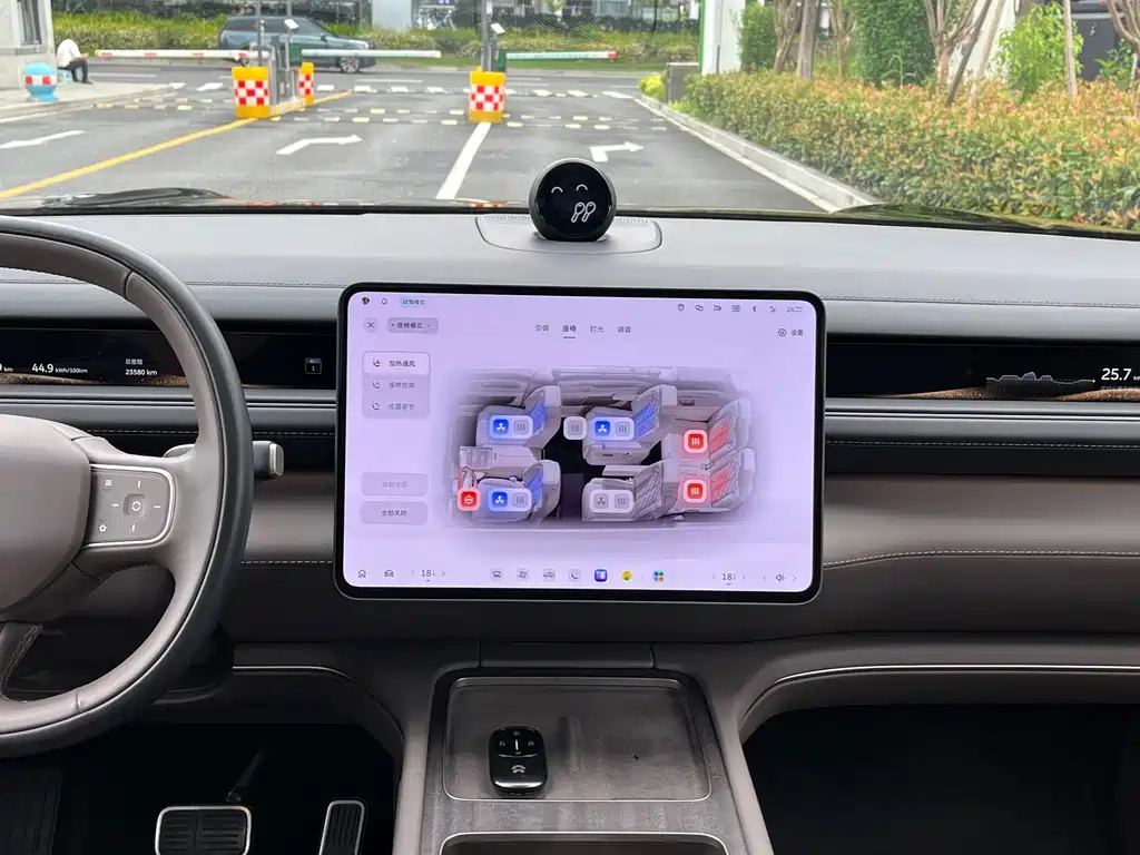 NIO ES8 — миниатюра 20