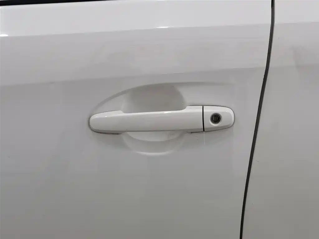 TOYOTA YARIS L ZHIXUAN