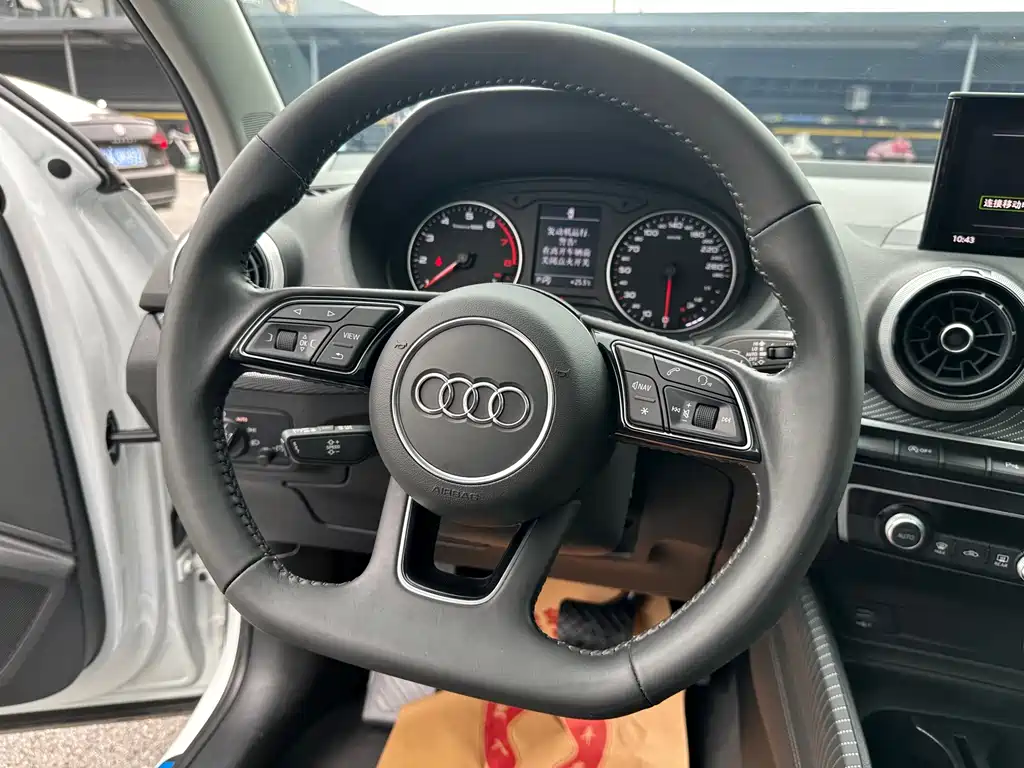 Audi Q2L — миниатюра 13