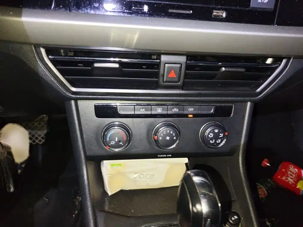 Volkswagen Lavida — миниатюра 6