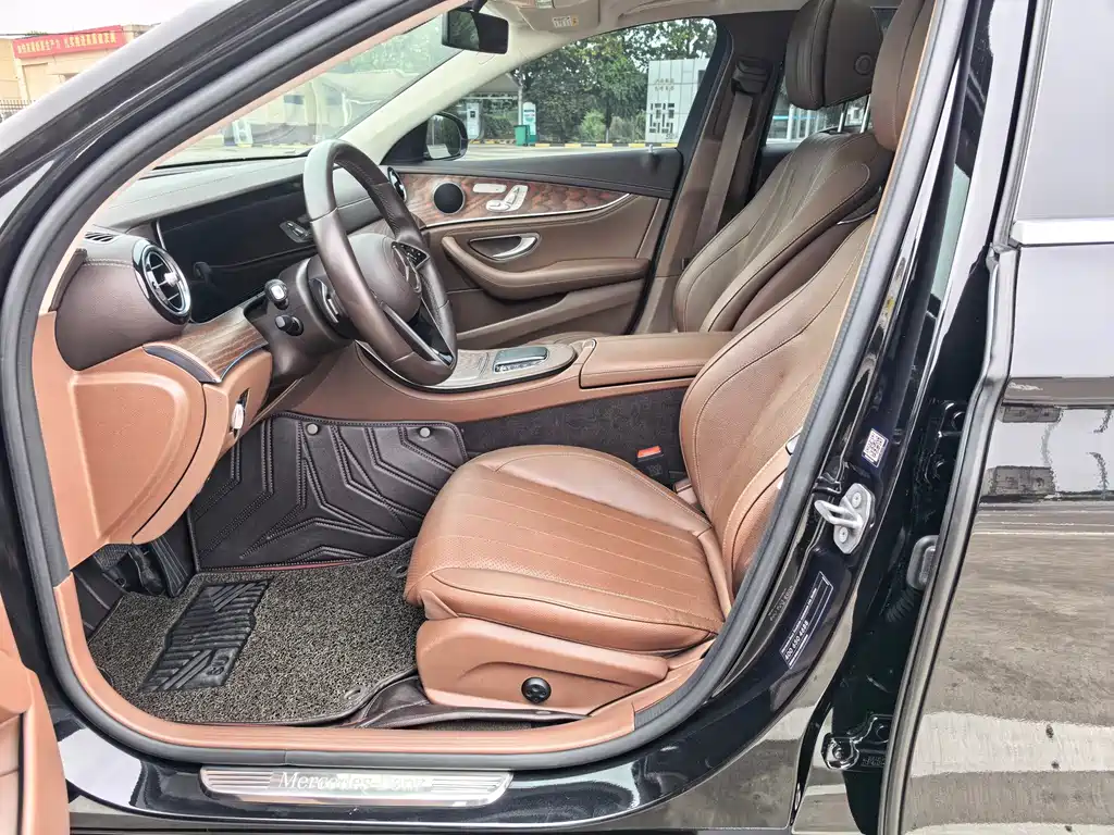 Mercedes-Benz E-Class — миниатюра 3
