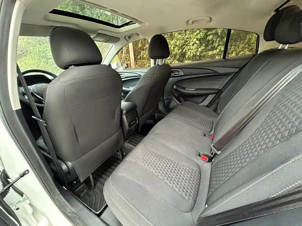 Roewe i5 — миниатюра 6