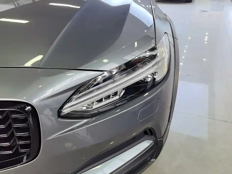 Volvo V90 — миниатюра 5