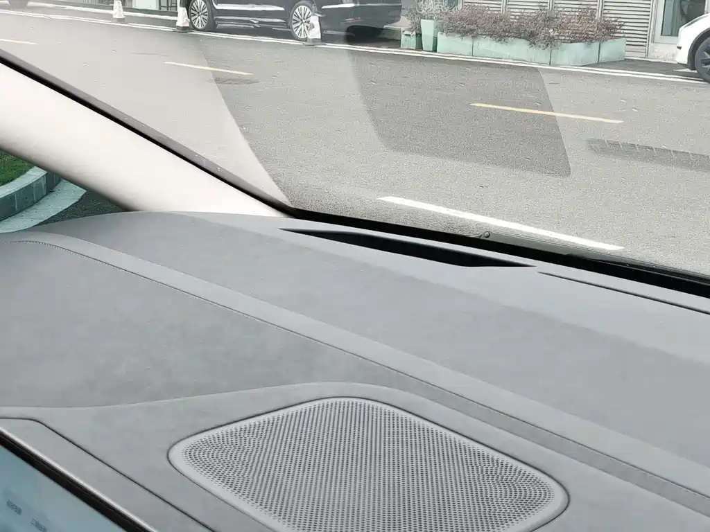 Li Auto Li MEGA — миниатюра 26