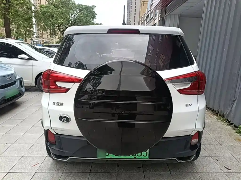 BYD Yuan EV — миниатюра 6