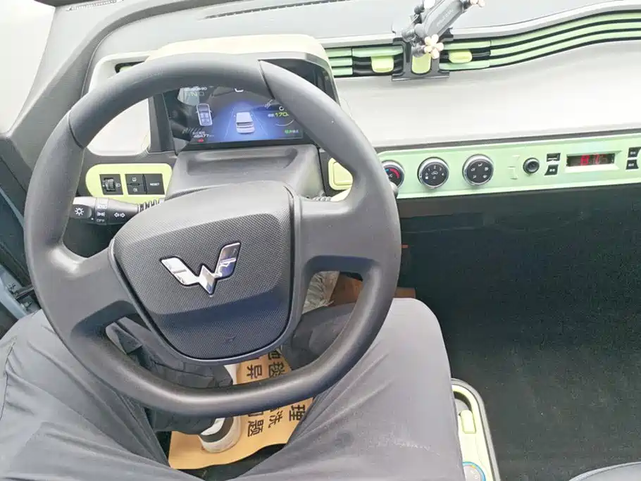 Wuling MINIEV — миниатюра 12