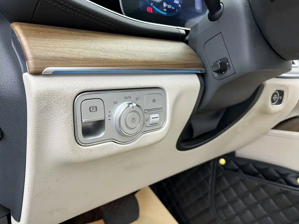 Mercedes-Benz GLE (Import) — миниатюра 34