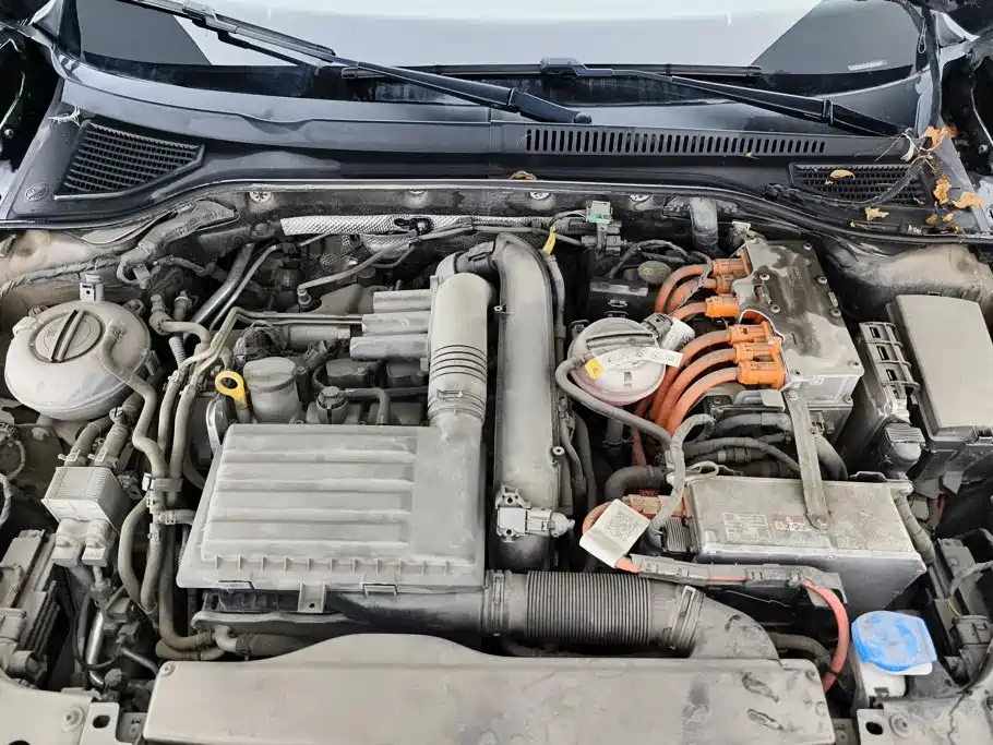 Volkswagen Passat PHEV — миниатюра 10