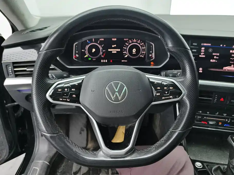 Volkswagen Passat PHEV — миниатюра 15