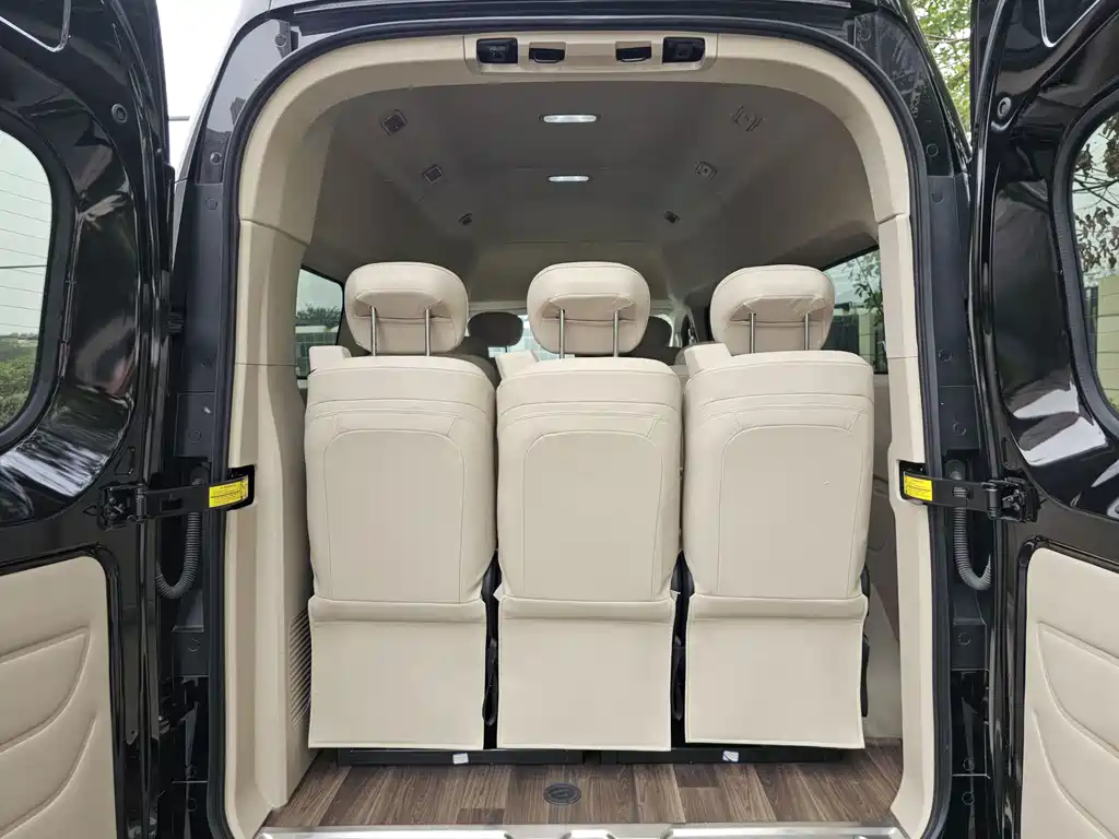 MAXUS V70 — миниатюра 18