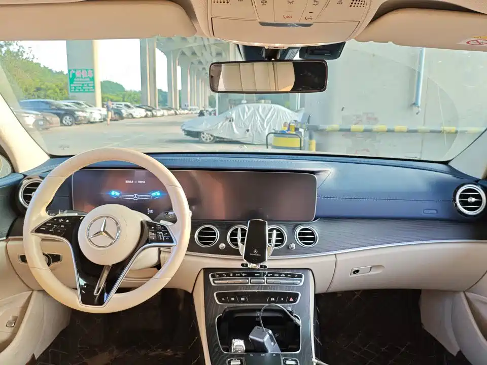 Mercedes-Benz E-Class — миниатюра 4