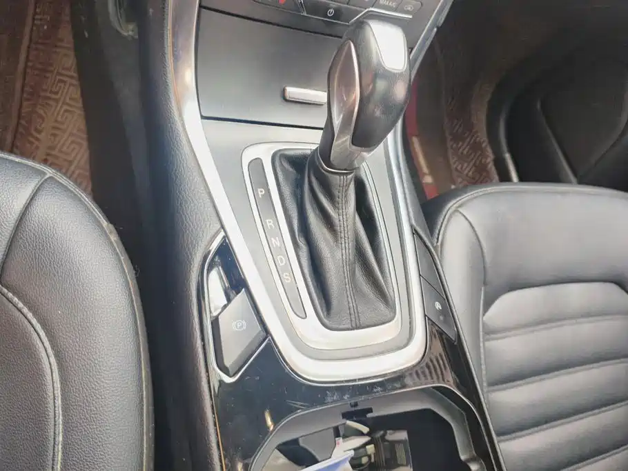 Ford Edge — миниатюра 16