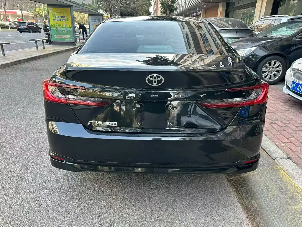 TOYOTA CAMRY