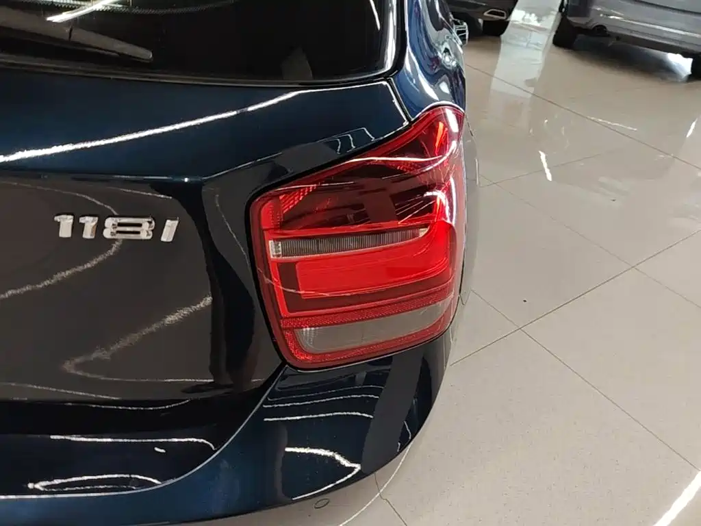 BMW 1 Series (Import) — миниатюра 8