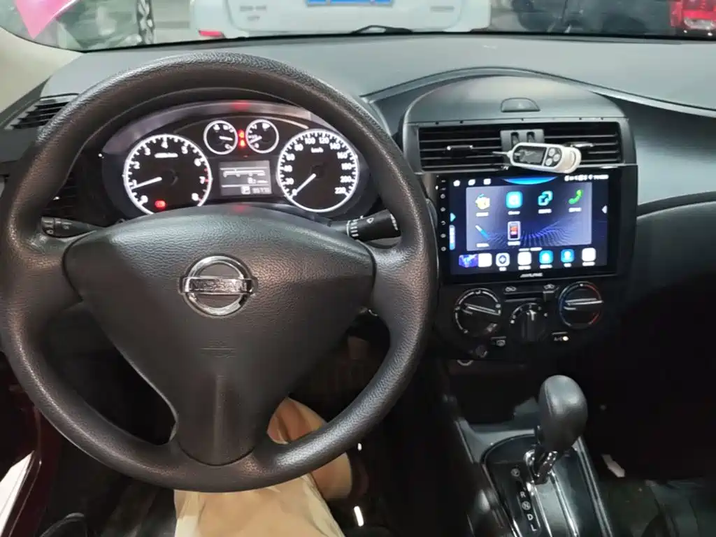 Nissan Tiida — миниатюра 10