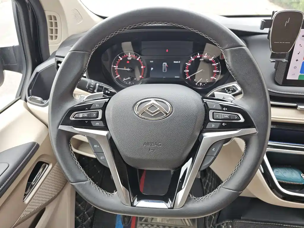 MAXUS V70 — миниатюра 15