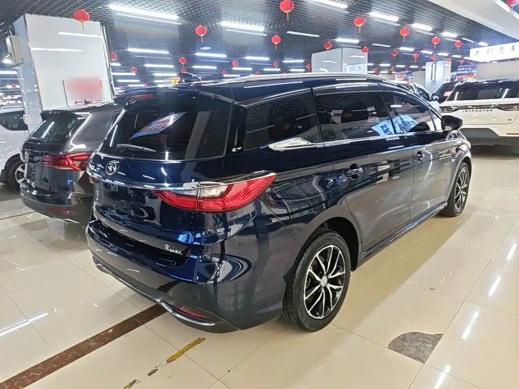 BYD MAX — миниатюра 7