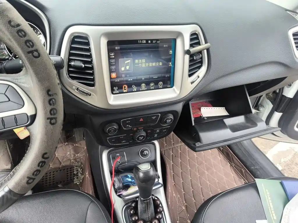 Jeep Compass — миниатюра 9