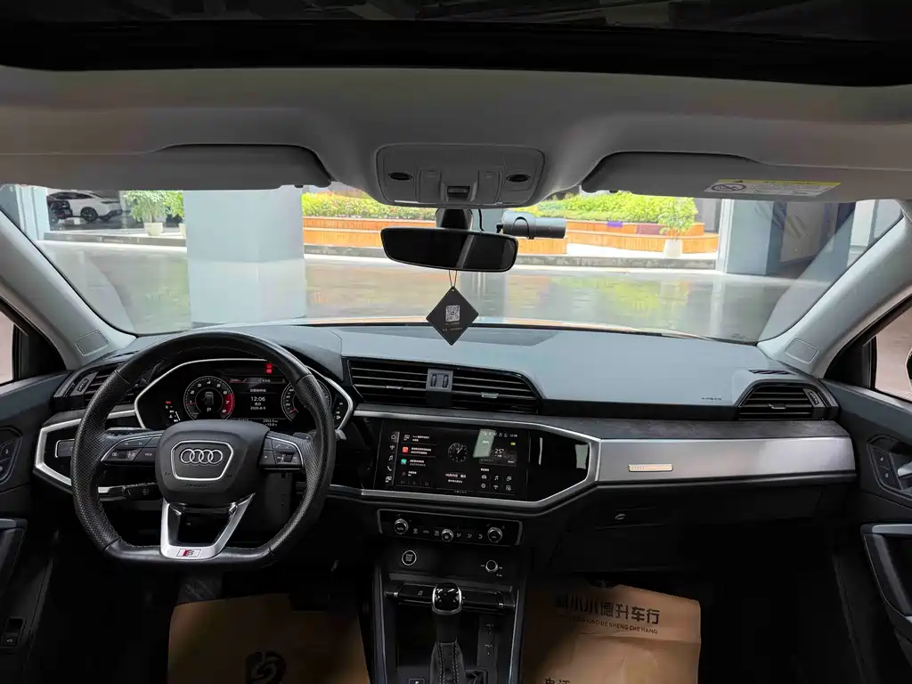 Audi Q3 Sportback — миниатюра 14