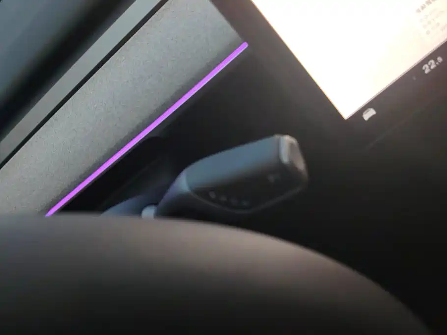 Tesla Model Y — миниатюра 16