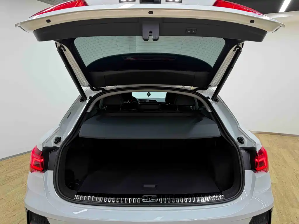 Audi Q3 Sportback — миниатюра 27