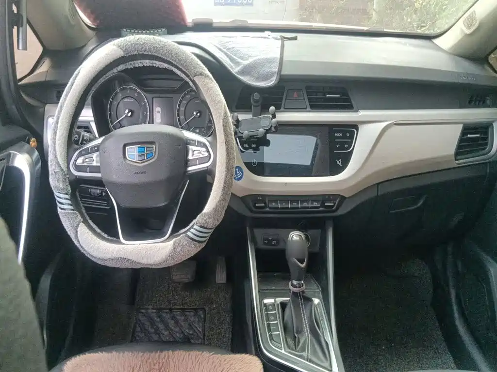 Geely Vision X3 — миниатюра 5