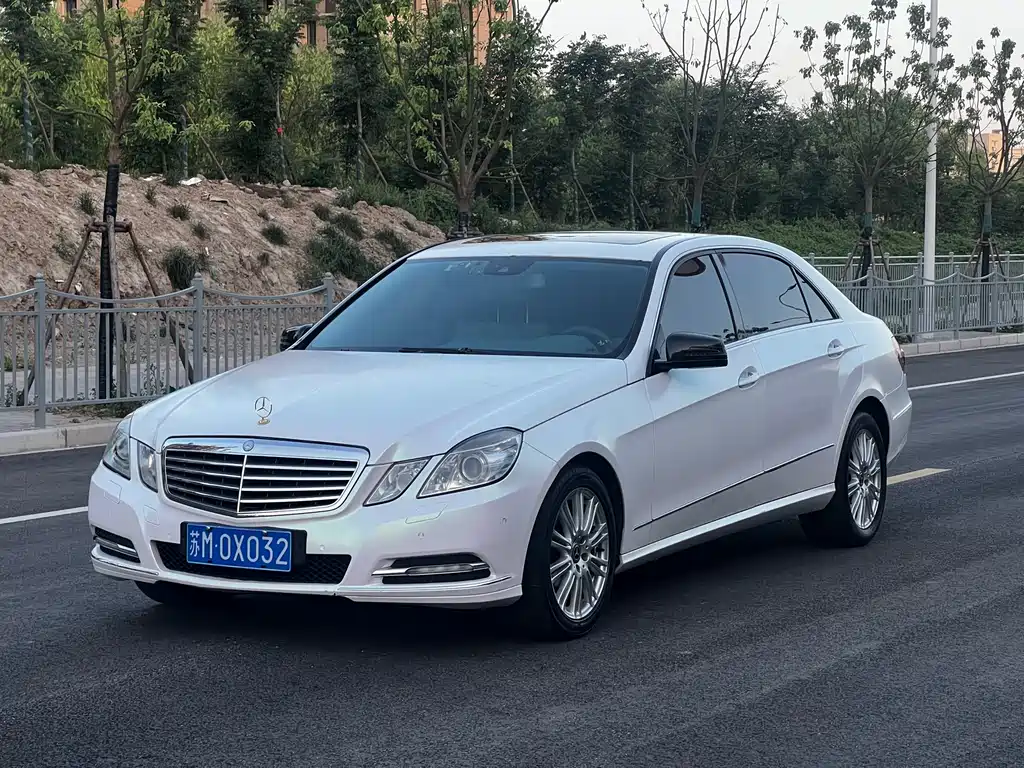 Mercedes-Benz E-Class 2011