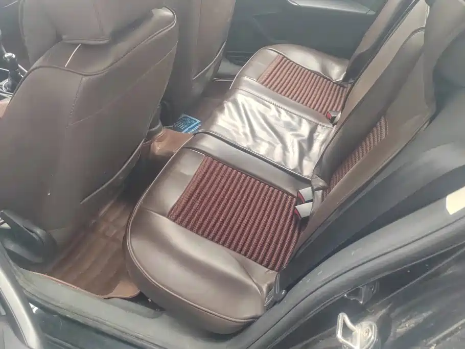 Volkswagen Santana — миниатюра 11