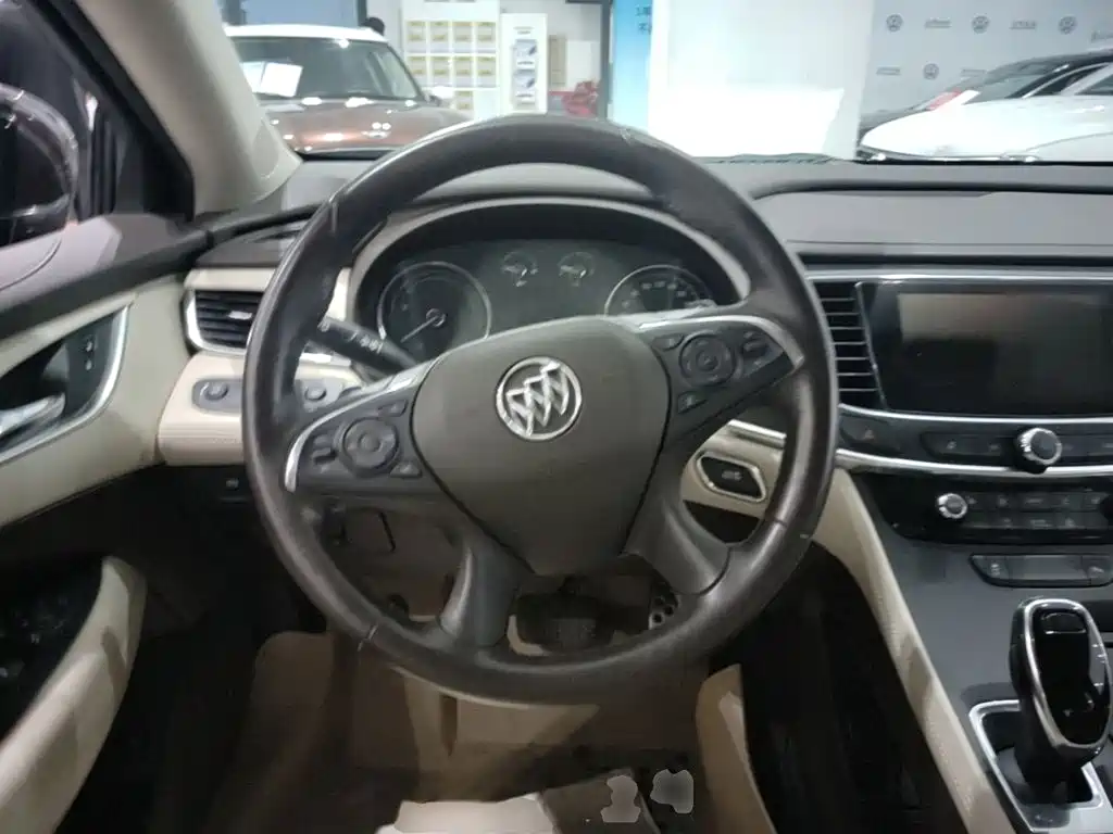 Buick LaCrosse — миниатюра 11