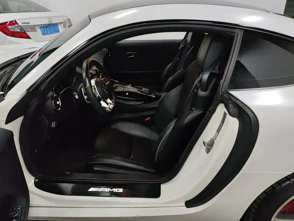 MERCEDES-BENZ AMG GT