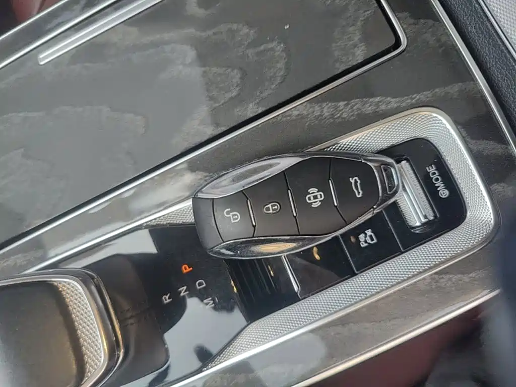 Hongqi Hongqi HS5 — миниатюра 9