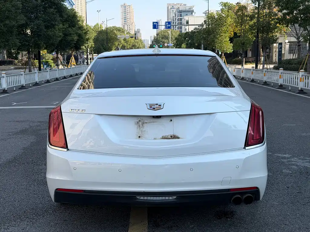 CADILLAC CT6