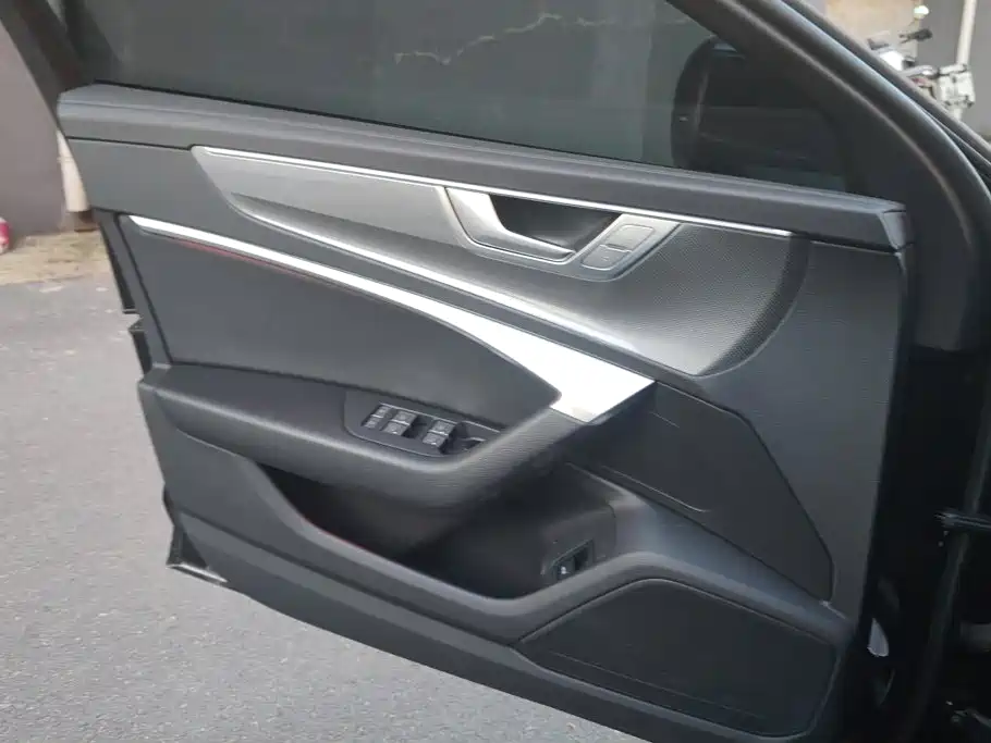 Audi A6L — миниатюра 7