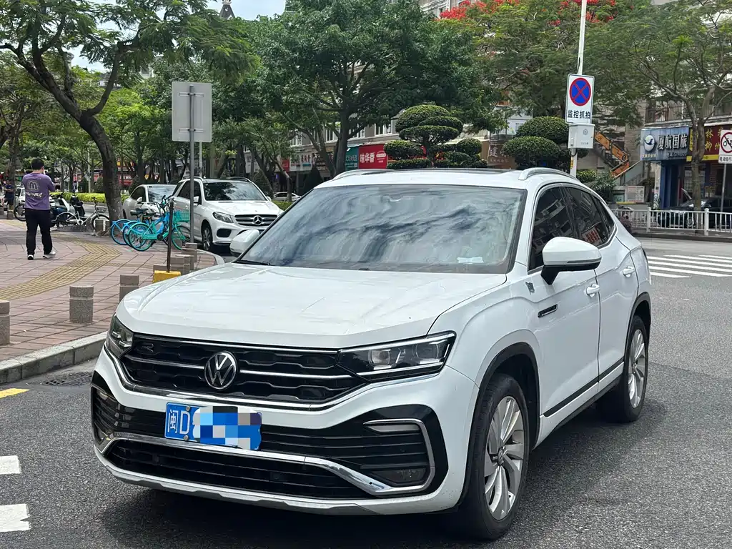 Volkswagen X 2020