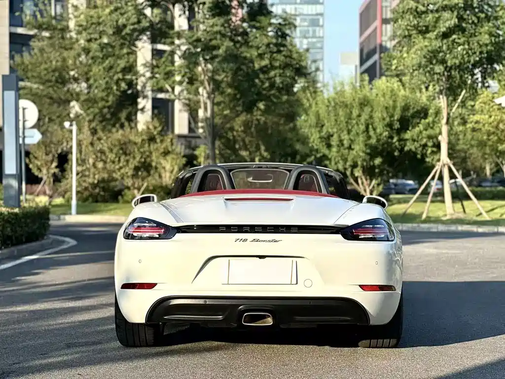 PORSCHE 718