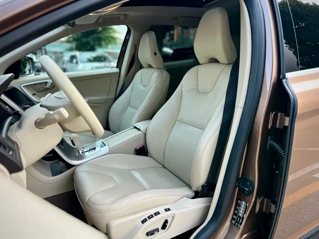 Volvo XC60 (Import) — миниатюра 23