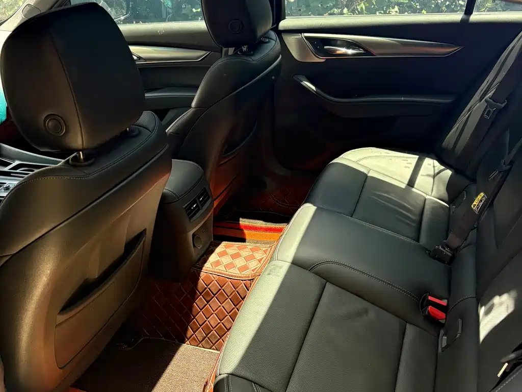 Cadillac CT5 — миниатюра 6