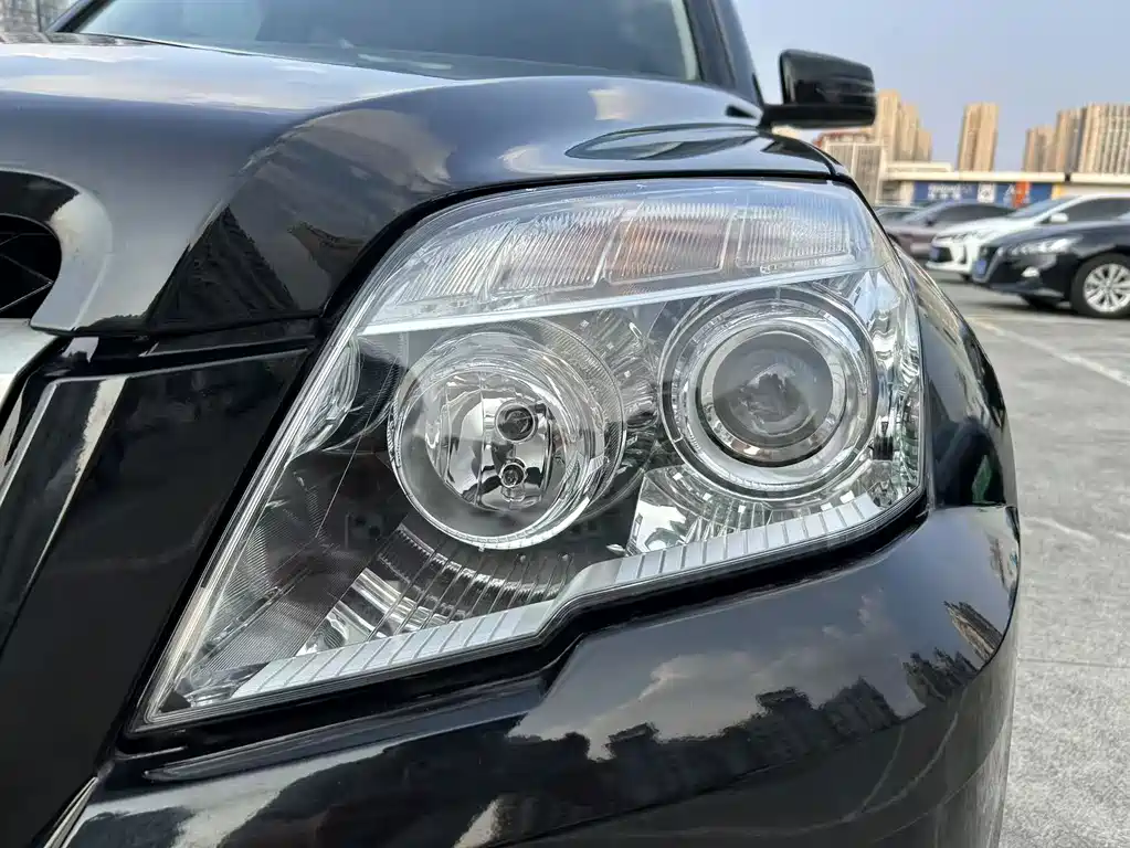 Mercedes-Benz GLK-Class (Import) — миниатюра 12